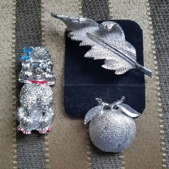 VINTAGE SARAH COVENTRY COSTUME JEWELRY - Picture 1 of 8